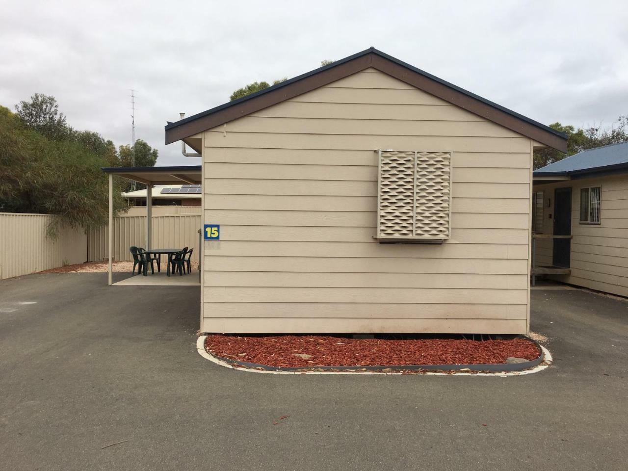 Moonta Bay Cabins Motel