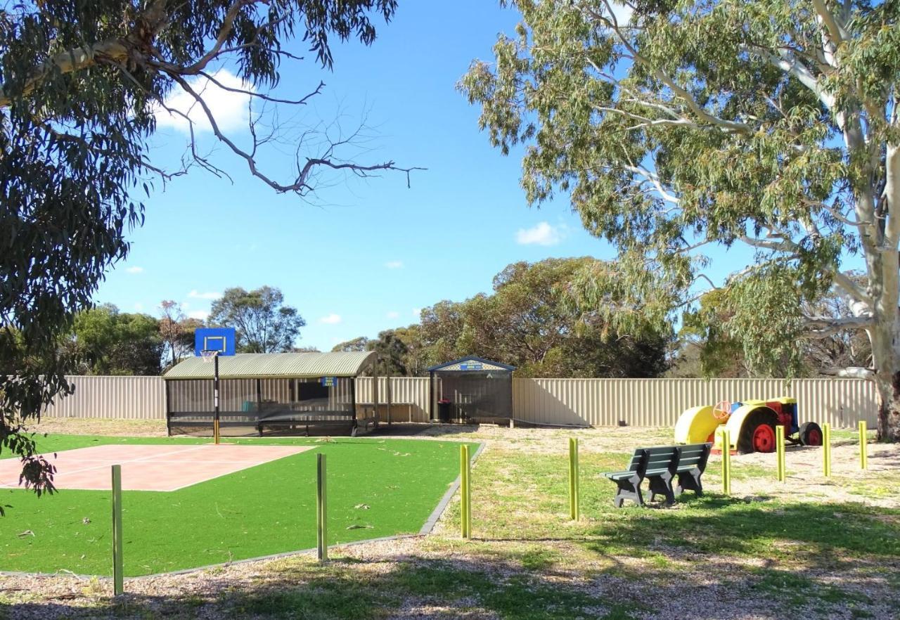Moonta Bay Cabins *