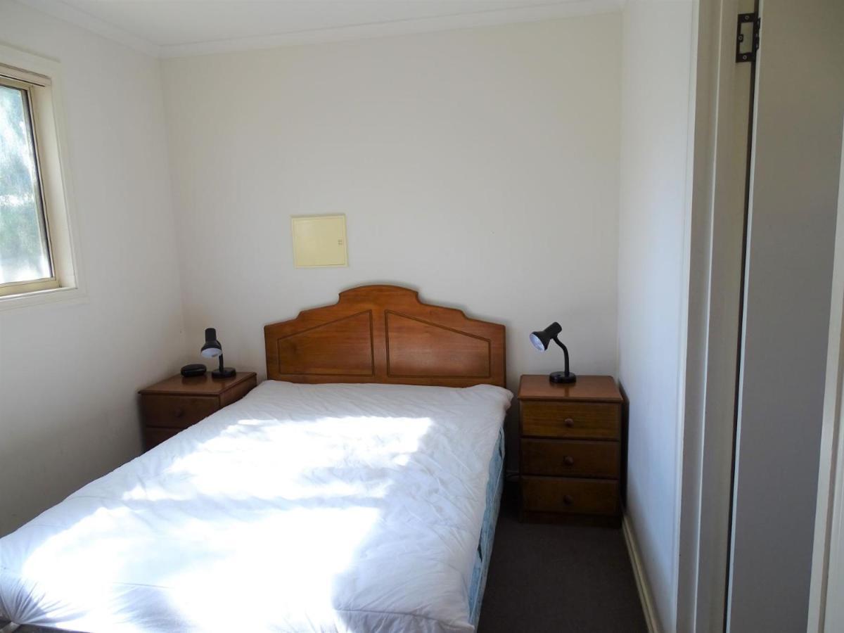 Motel Moonta Bay Cabins *