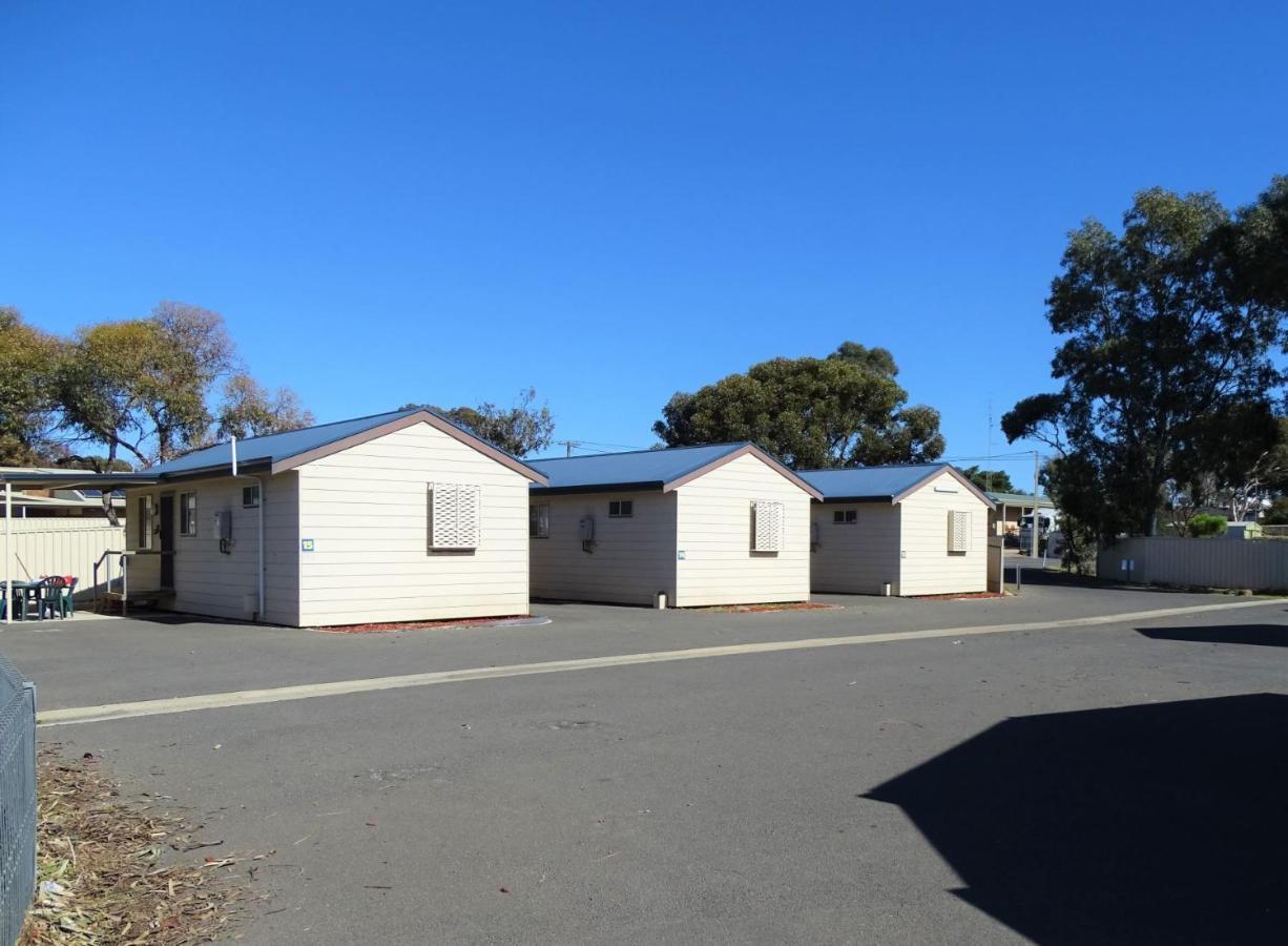 Moonta Bay Cabins Motel